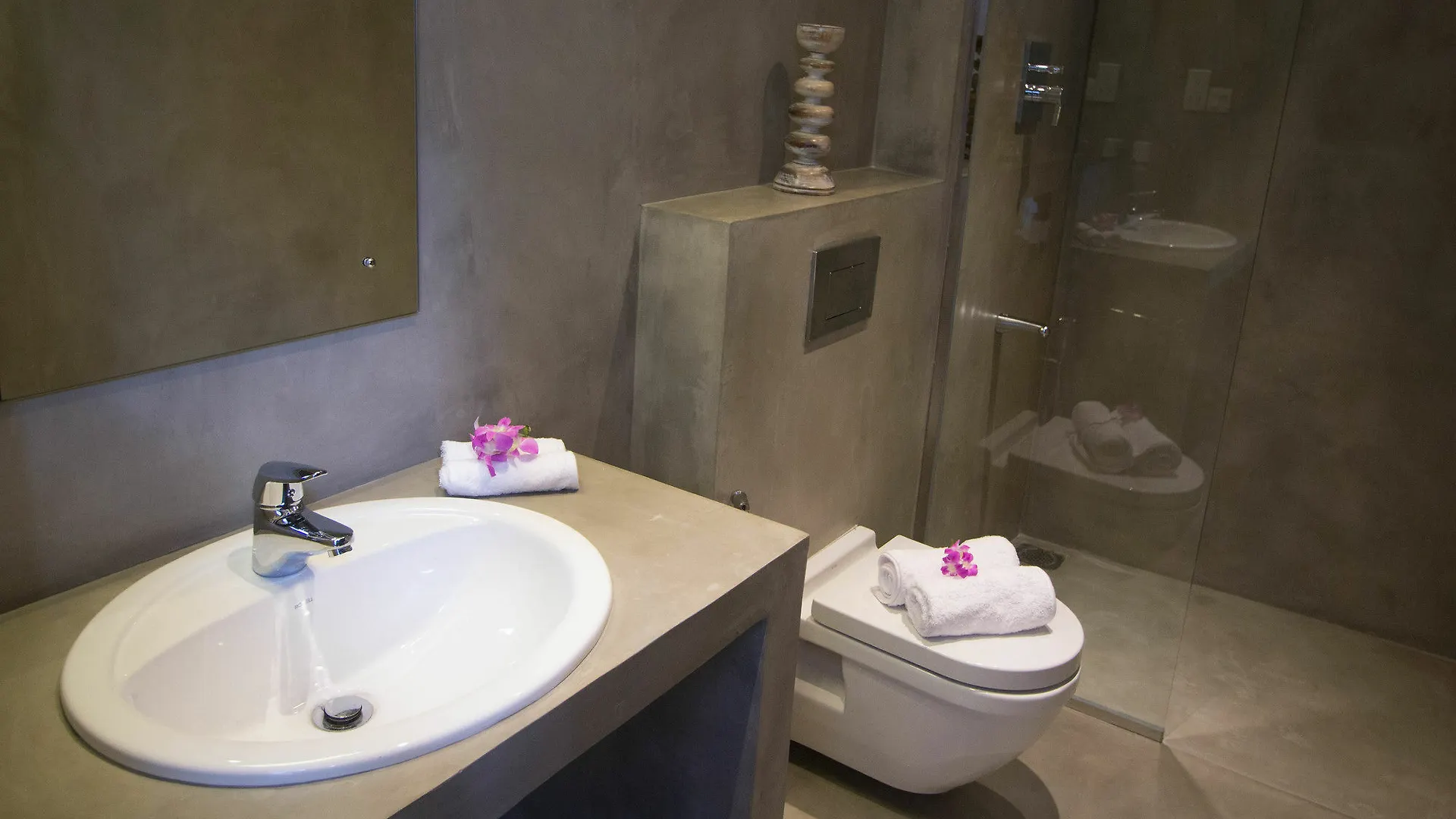 W15 Colombo Hotel 4*,