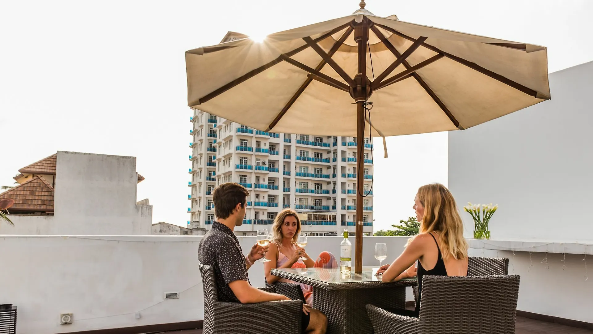 W15 Colombo Hotel 4*,