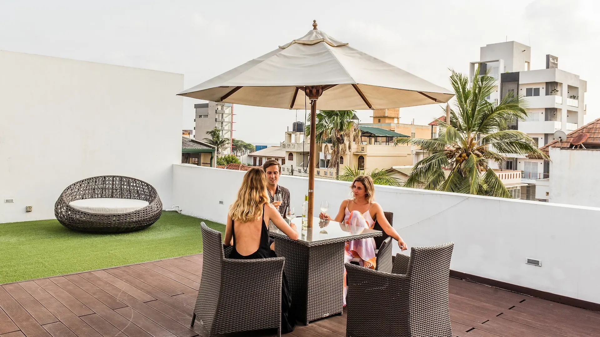 W15 Colombo Otel